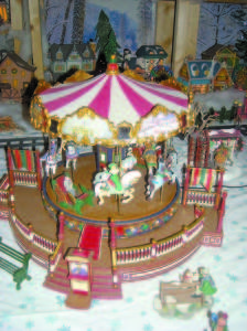 NW dd52 Mini christmas FEATURE PHOTO merry go round