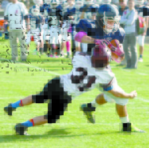 2-POINT CONVERSION comes up short as FA receiver Ben Southwick is knocked out of bounds. (Rivet Photos)